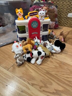 Critter hospital With Tons of animals